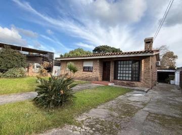Casa · 219m² · 5 Ambientes · 1 Cochera · Venta Casa 3 Dorm. Paso Carrasco