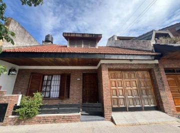 Casa · 189m² · 6 Ambientes · 1 Cochera · Casa 6 Ambientes Mataderos