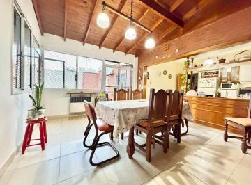 Casa · 110m² · 3 Ambientes · 1 Cochera · Venta Casa 3 Amb Patio Coch Hurlingham - Apto Cred