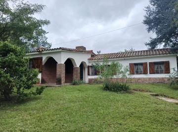Casa · 131m² · 3 Ambientes · 1 Cochera · Casa 2 Dorm. Villa Rumipal Amplio Parque