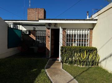 Casa · 83m² · 5 Ambientes · 2 Cocheras · Casa en PH 2 Dorm. Barrio Parque Horizonte