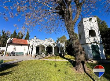 Quinta vacacional · 137m² · 2 Dormitorios · 2 Cocheras · Casa Quinta de 3 Ambientes en Venta Monte Grande