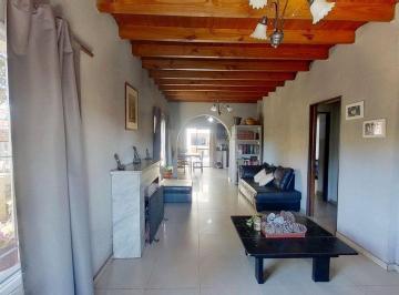 Casa · 150m² · 3 Ambientes · 1 Cochera · Casa 3 Ambientes Cochera Pileta Temperley