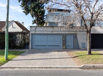 Casa · 320m² · 5 Ambientes · 5 Cocheras · Venta Casa 5 Amb Pileta Jardín Hurlingham
