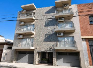 Departamento · 48m² · 3 Ambientes · Venta Depto 3 Amb Lomas del Mirador Amplio Patio