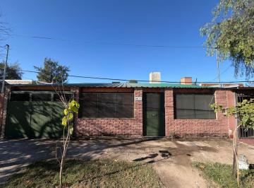 Casa · 150m² · 3 Ambientes · 1 Cochera · Casa en Venta - Rodriguez Al 1800 - B° San Martin