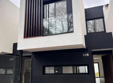 Casa · 122m² · 4 Ambientes · 1 Cochera · Duplex a Estrenar en Punta Chica 2/3 Dorm.