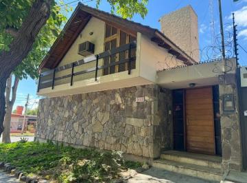Casa · 140m² · 6 Ambientes · 1 Cochera · Venta Casa Mendoza Godoy Cruz