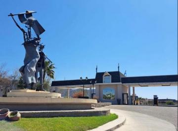 Terreno · 420m² · Venta Hermoso Lote en Barrio La Bastilla