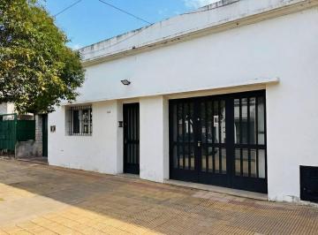 Casa · 93m² · 2 Ambientes · 1 Cochera · Casa 1 Dormtorio Venta en La Plata Garage y Patio
