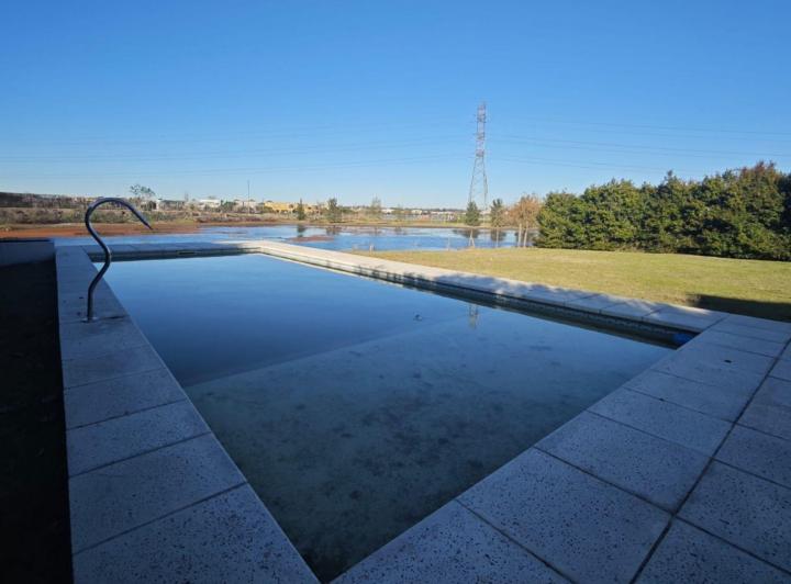 Casa · 185m² · 5 Ambientes · 2 Cocheras