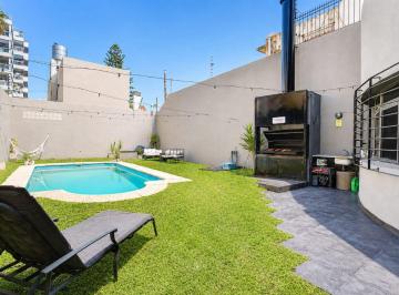Casa · 260m² · 5 Ambientes · 2 Cocheras · Venta Casa Lote Propio Villa del Parque