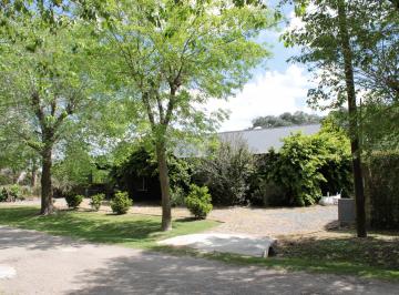 Casa de 5 ambientes, Pilar · Venta Casa en Pilar 3 Dorm. Gran Jardín, Pileta Se Permuta