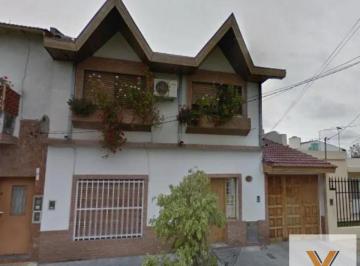 Casa · 220m² · 10 Ambientes · 3 Cocheras · Casa en Venta - 7 Dorm. 4 Baños - Cocheras - 300 m² - Villa Libertad, General San Martín