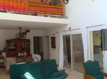 Casa · 147m² · 3 Ambientes · 2 Cocheras · Casa en Alquiler Cube Escobar
