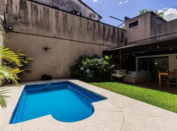 Casa · 164m² · 4 Ambientes · Casa en Venta 4 Ambientes con Pileta - Parrila y Galeria, Liniers
