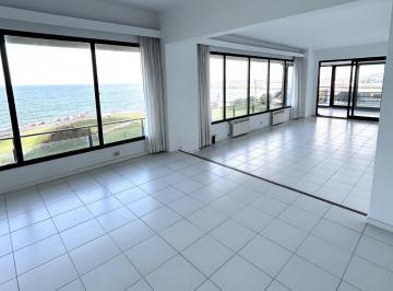 Living-Comedor · Departamento Venta Playa Grande 5 Ambientes Cochera Baulera