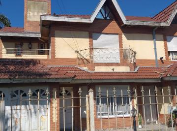Casa de 4 ambientes, Almirante Brown · 2 Casas en Longchamps