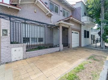 Casa · 161m² · 4 Ambientes · 1 Cochera · Casa en Venta en Olivos 4 Ambientes, Apta Credito, Jardin, Pileta y Quincho