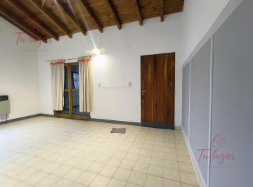 Casa · 300m² · 4 Ambientes · 1 Cochera · Casa en Melipal