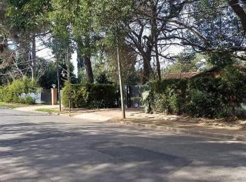 Casa · 70m² · 3 Ambientes · 1 Cochera · Importante Quinta con Terreno de 5.000 m².