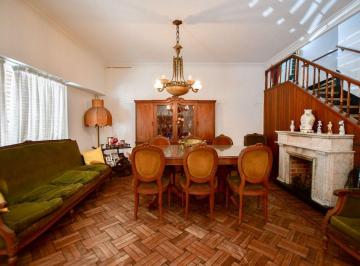 Casa · 200m² · 7 Ambientes · 1 Cochera · Casa en Venta La Plata Estilo Frances