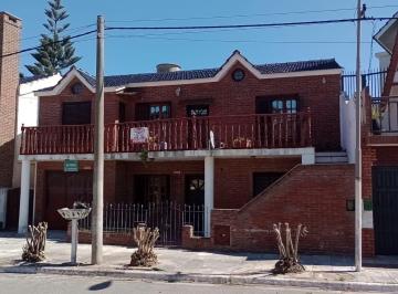 Casa de 8 ambientes, Mar del Tuyú · Tres Casas Juntas en Venta, Frente Al Mar, en Mar del Tuyu