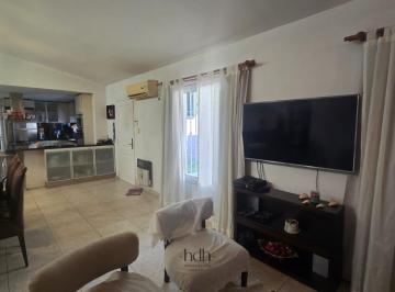 Casa · 220m² · 6 Ambientes · 3 Cocheras · Casa Venta 3 Dorm. 2 Baños con Pileta