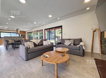 Casa · 185m² · 4 Ambientes · Alquiler en Barrio Residencial 1 de Costa Esmeralda - 3 Dorm. - Pileta