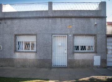 Casa · 70m² · 3 Ambientes · Venta Casa Lomas del Mirador Apto Crédito