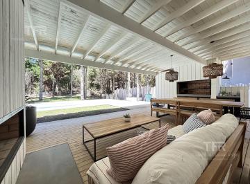 Casa · 197m² · 5 Ambientes · Casa de Verano con Pileta y Parrilla en Costa Esmeralda – Barrio Residencial 2