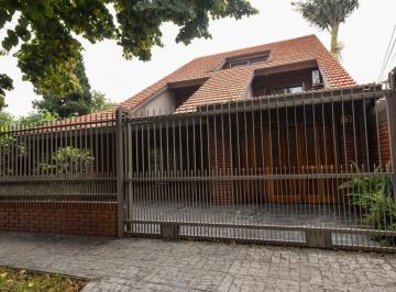 Casa · 372m² · 6 Ambientes · 2 Cocheras · Casa 6 Ambientes con Pileta y Cochera en Venta en Martinez