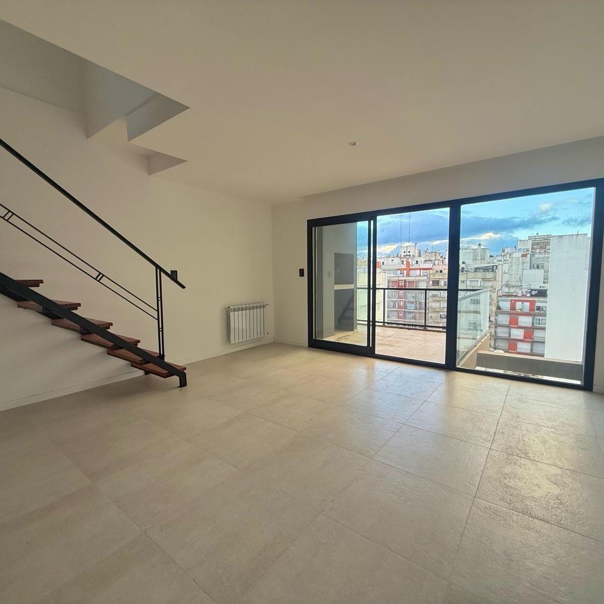 Oportunidad A una cuadra del paseo aldrey | U. 600 el m2Departamento en duplex 3 ambientes en venta.