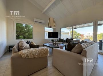 Casa · 152m² · 4 Ambientes · Venta en Golf 2 de Costa Esmeralda - Cul de Sac - 3 Habitaciones - Una Planta