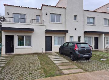 Casa · 106m² · 4 Ambientes · 2 Cocheras · Casa Dúplex en Venta en La Angelica, Pilar, G. B. a. Zona Norte