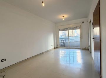 Departamento · 41m² · 2 Ambientes · Venta Depto 2 Amb. con Balcón. Ballester Centro