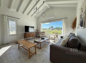 Casa · 146m² · 4 Ambientes · Venta en Senderos 3 Costa Esmeralda - Gas Natural y Pileta – Luminosa y 3 Habitaciones