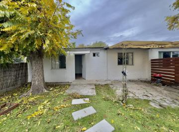 Departamento · 2 Ambientes · Apartamento en Alquiler de 1 Dormitorio con Patio Al Frente en Colonia del Sacramento