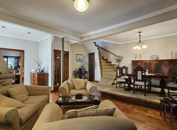 Casa · 244m² · 4 Ambientes · Venta Casa Cuatro Ambientes con Patio y Parrilla en Primera Junta, Mar del Plata