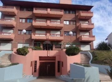 Departamento de 3 ambientes, Villa Gesell · Excelente Dúplex con Garaje en Una Ubicación Estratégica con Vista Al Mar en Zona Residencial.