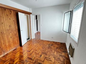 Departamento de 2 ambientes, Caballito · Excelente Ubicacion" Emilio Mitre 75, 2 Amb. Lateral, Muy Luminoso "Apto Profesional"