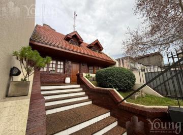 Casa · 238m² · 5 Ambientes · 4 Cocheras · Venta Casa 5 Ambientes en Quilmes