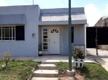 Casa · 80m² · 3 Ambientes · 1 Cochera · Casa en Venta - 2 Dorm. 1 Baño - Cochera - 200 m² - San Nicolás de Los Arroyos