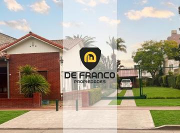 Casa · 115m² · 4 Ambientes · 1 Cochera · Casa en San Miguel
