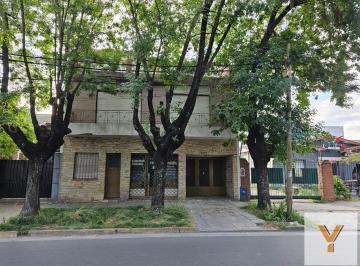 Edificio · 485m² · 11 Ambientes · Edificio en Venta - 4 Departamentos - Local - 524 m² - San Antonio de Padua