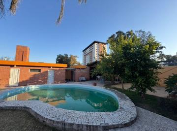 Casa de 6 ambientes, Córdoba · Amplia Casa C/piscina y Quincho - Zona Orfeo Superdomo y Dino Mall