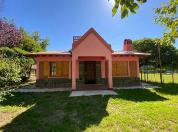 Casa · 125m² · 3 Ambientes · 2 Cocheras · Venta Casa Mas Galpon en Vista Flores, Tunuyan!
