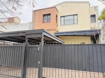 Casa · 204m² · 4 Ambientes · 3 Cocheras · Venta Casa de 3 Dorm. Parque y Cocheras