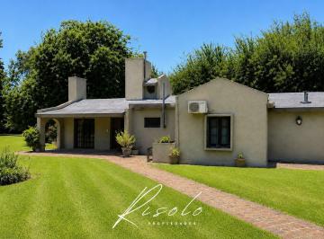 Casa · 4500m² · 6 Ambientes · 2 Cocheras · 4.500 m² en Benavídez - Disfrutá Una Casa Quinta o Desarrollá un Gran Proyecto