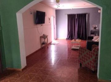 Casa · 120m² · 4 Ambientes · 2 Cocheras · Casa en Venta - 3 Dorm. 2 Baños - 342 m² - Carmen de Areco